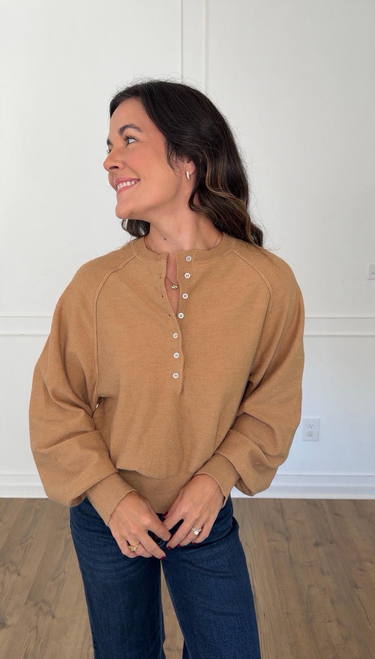 Tanner Henley Pullover - Camel