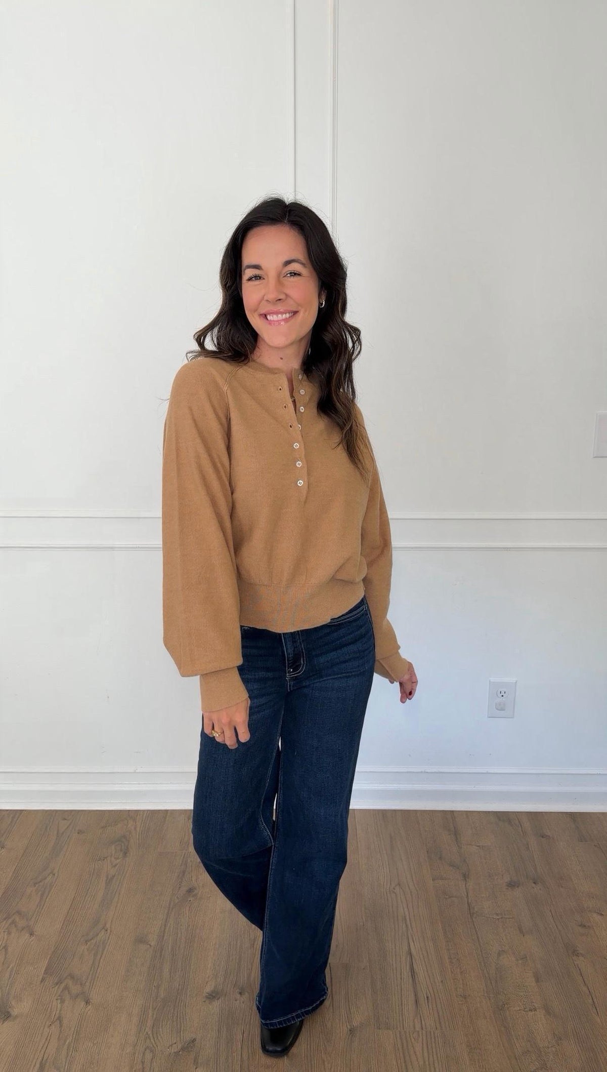 Tanner Henley Pullover - Camel