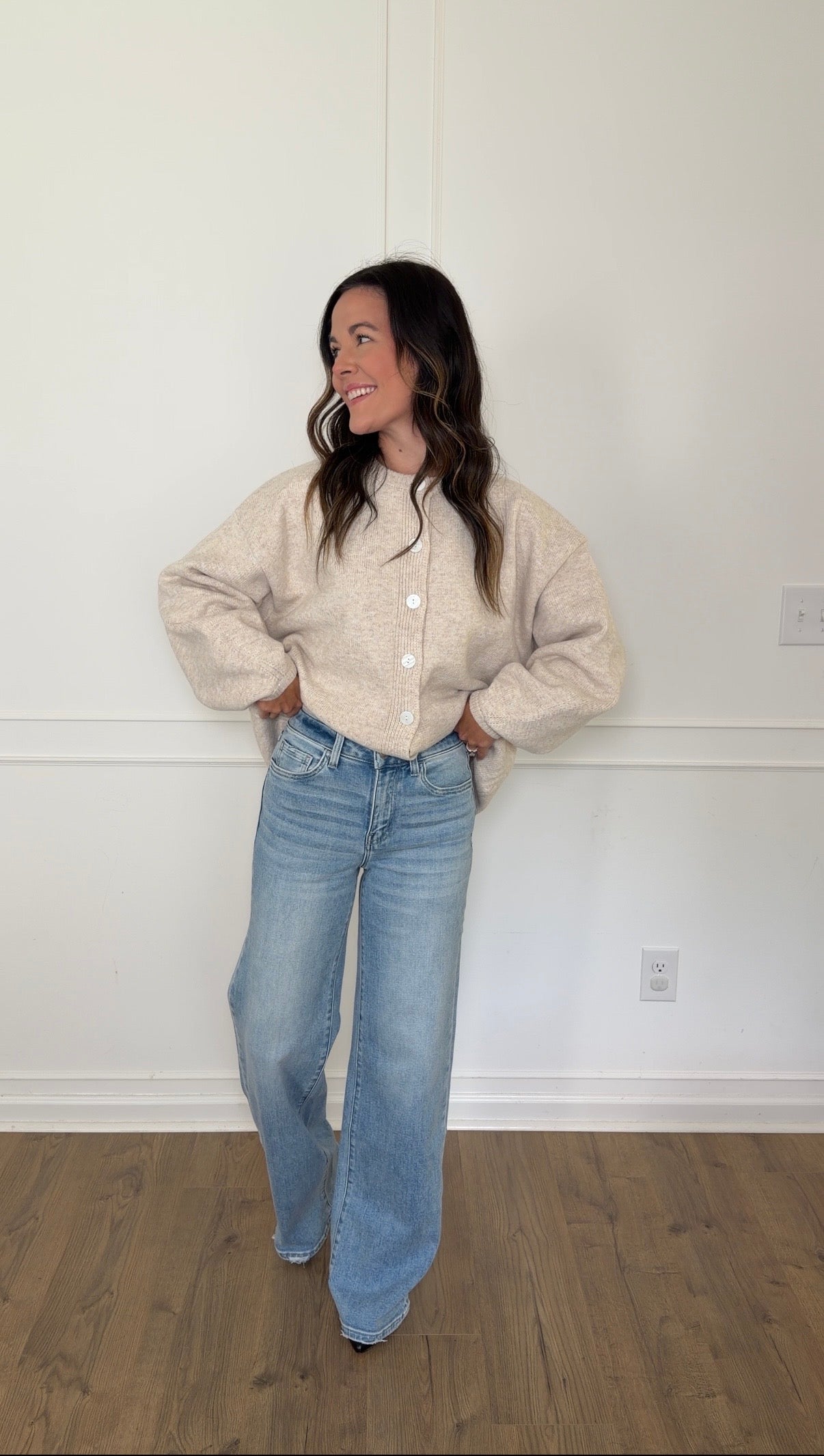 High Rise Wide Leg Jeans - Light Wash